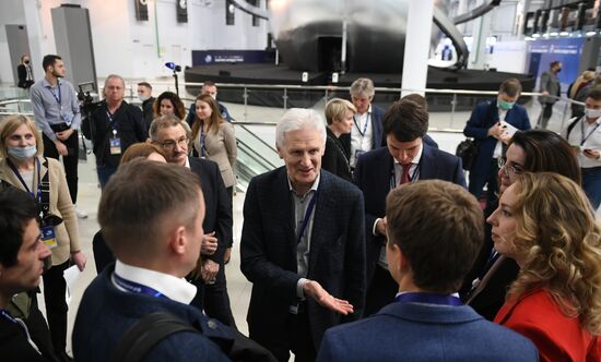 КМУ-2021. Встреча президента РФ В. Путина с участниками Конгресса молодых ученых