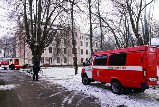 Пожар в историческом здании на территории Замка Вальдау под Калининградом