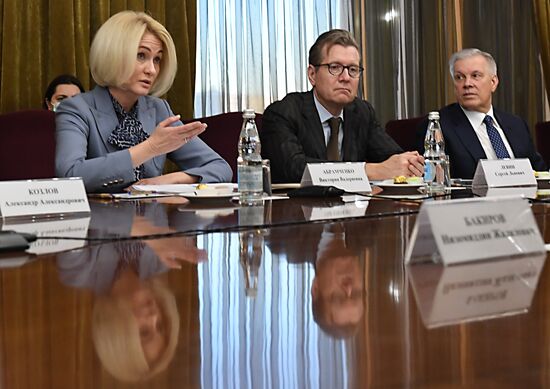 Встреча вице-премьера В. Абрамченко с министром сельского хозяйства Узбекистана Ж. Ходжаевым