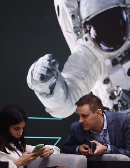 Участники Конгресса молодых ученых в Сочи. Фото могут быть использованы при наличии обязательной ссылки на источник. Место: Россия, Краснодарский край, Сочи. Автор: Владимир Астапкович. Конгресс молодых ученых и закрытие Года науки и технологий