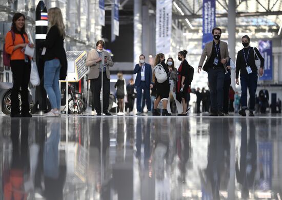 Участники Конгресса молодых ученых в Сочи. Фото могут быть использованы при наличии обязательной ссылки на источник. Место: Россия, Краснодарский край, Сочи. Автор: Владимир Астапкович. Конгресс молодых ученых и закрытие Года науки и технологий