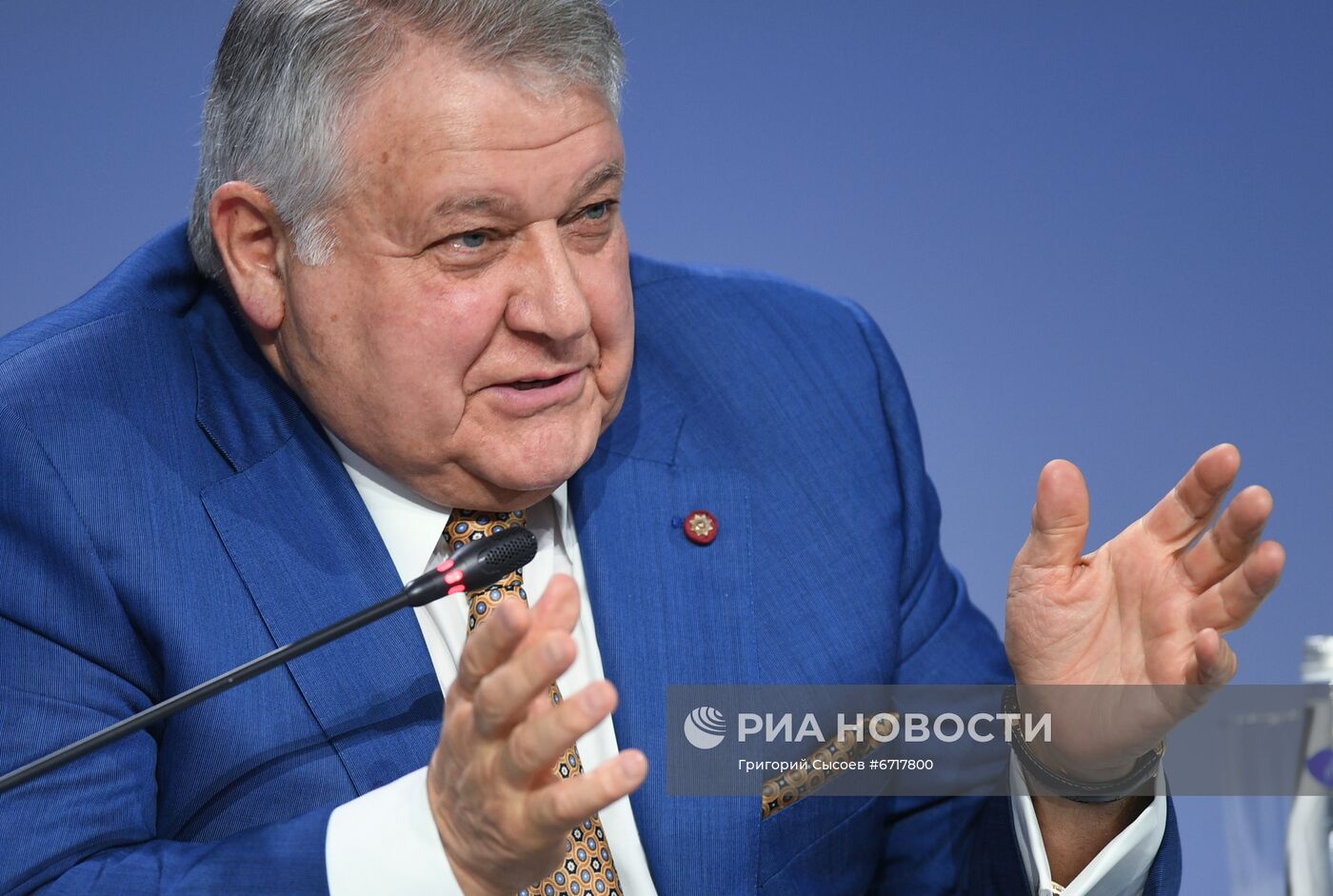 Пленарное заседание Конгресса молодых ученых