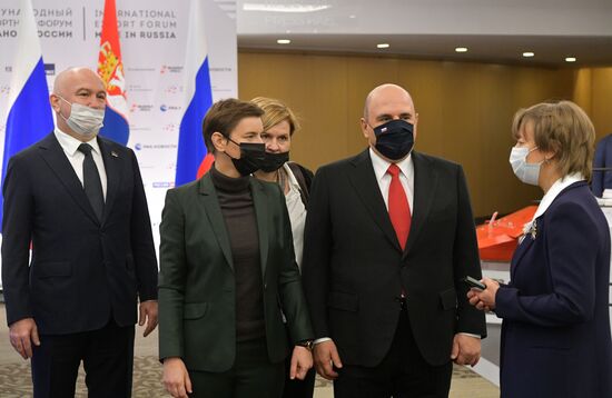 Премьер-министр РФ М. Мишустин принял участие в работе международного экспортного форума "Сделано в России - 2021"