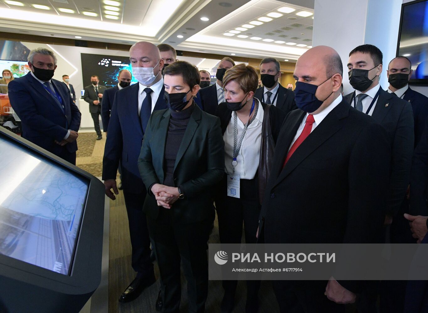 Премьер-министр РФ М. Мишустин принял участие в работе международного экспортного форума "Сделано в России - 2021"