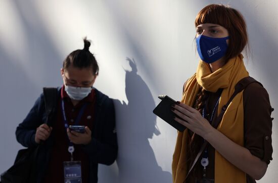 Участники Конгресса молодых ученых в Сочи. Фото могут быть использованы при наличии обязательной ссылки на источник. Место: Россия, Краснодарский край, Сочи. Автор: Анатолий Медведь. Конгресс молодых ученых и закрытие Года науки и технологий