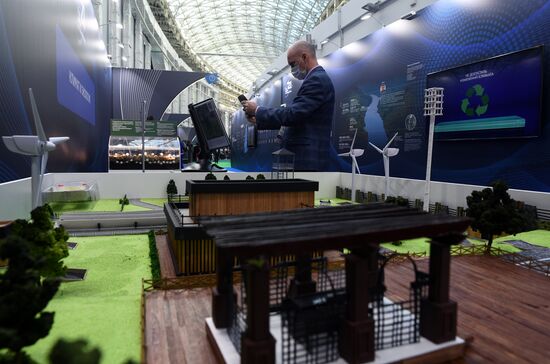 Участник Конгресса молодых ученых в Сочи. Фото могут быть использованы при наличии обязательной ссылки на источник. Место: Россия, Краснодарский край, Сочи. Автор: Владимир Астапкович. Конгресс молодых ученых и закрытие Года науки и технологий