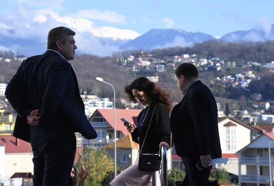 Участники Конгресса молодых ученых в Сочи. Фото могут быть использованы при наличии обязательной ссылки на источник. Место: Россия, Краснодарский край, Сочи. Автор: Александр Кряжев. Конгресс молодых ученых и закрытие Года науки и технологий