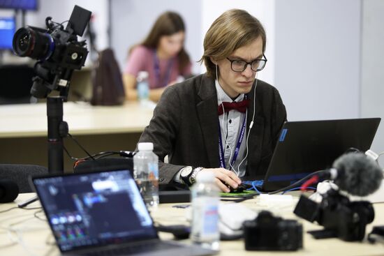 Работа журналистов на Конгрессе молодых ученых
