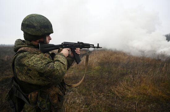 Учения мотострелковых подразделений в Ростове