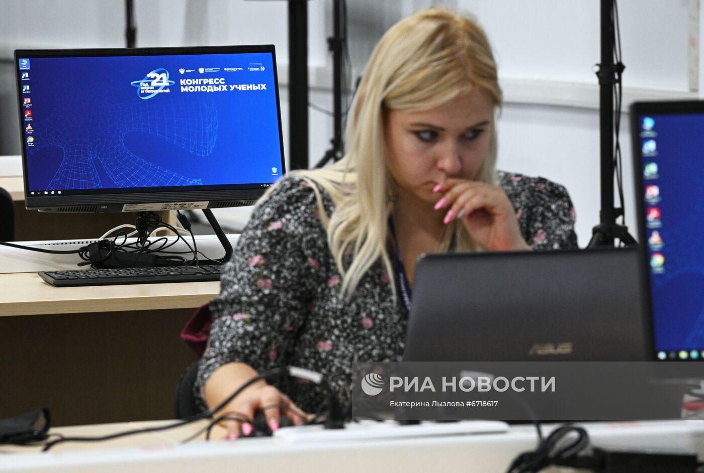 Работа журналистов на Конгрессе молодых ученых