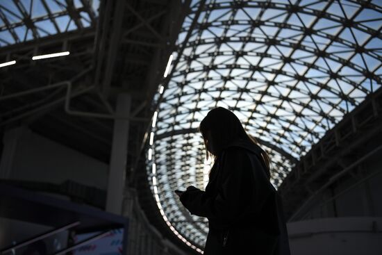 Участница Конгресса молодых ученых в Сочи. Фото могут быть использованы при наличии обязательной ссылки на источник. Место: Россия, Краснодарский край, Сочи. Автор: Павел Бедняков. Конгресс молодых ученых и закрытие Года науки и технологий