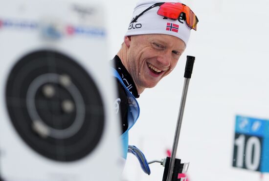 Биатлон. III этап Кубка мира. Мужчины. Гонка преследования