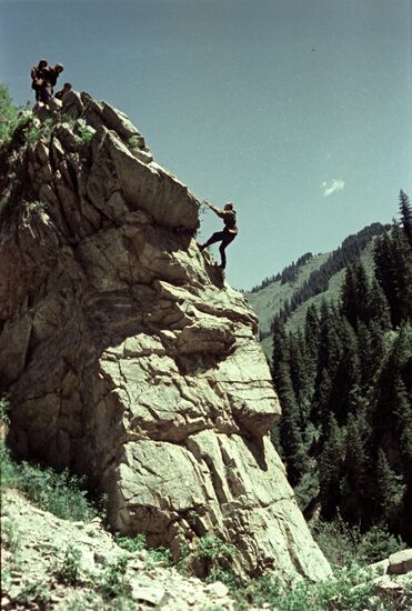Альпинисты в горах Заилийского Алатау