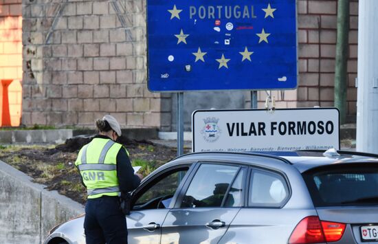 Проверка ковид-паспортов на въезде в Португалию