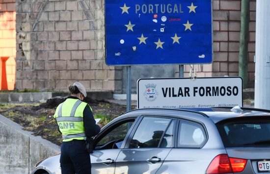 Проверка ковид-паспортов на въезде в Португалию