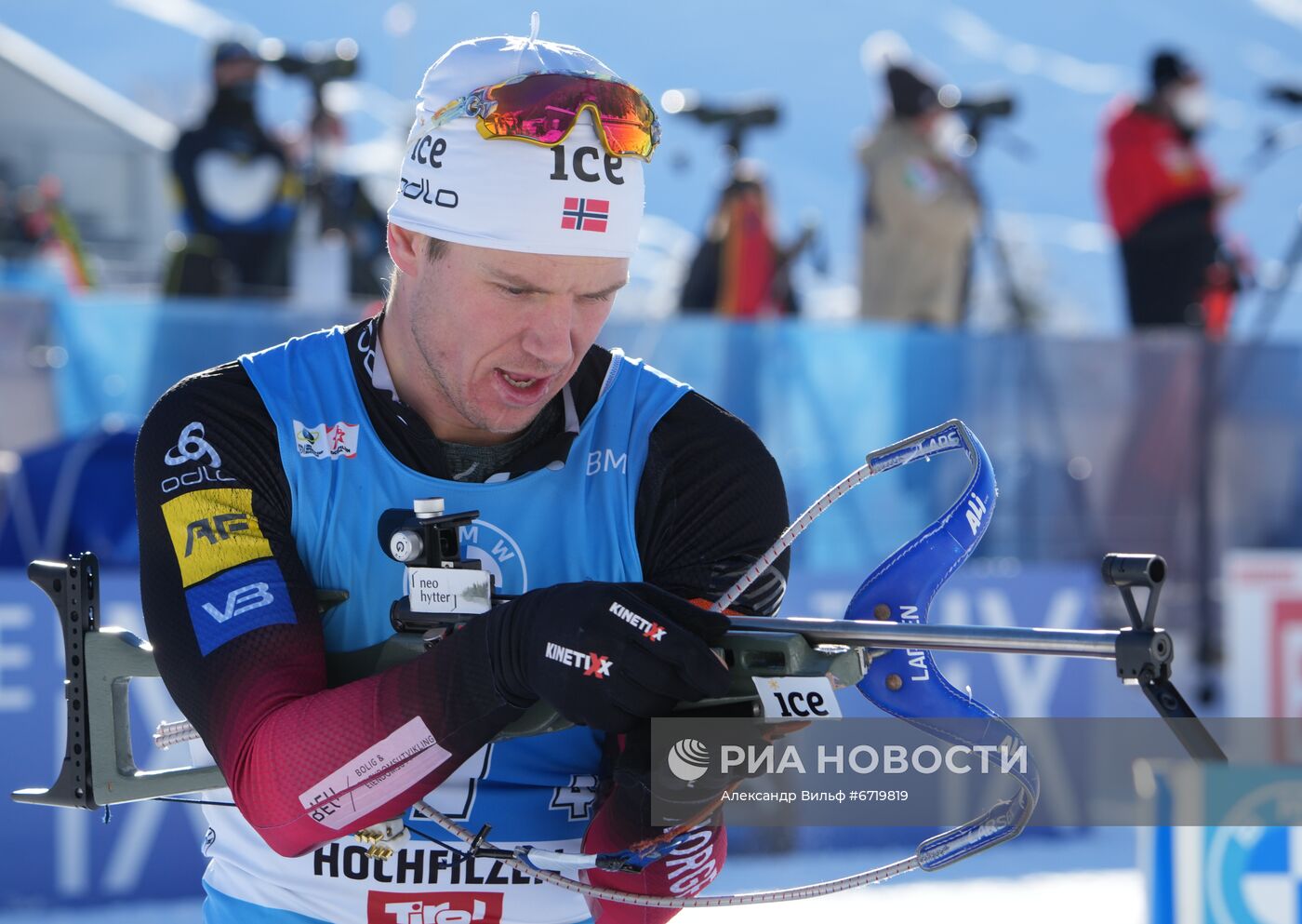 Биатлон. III этап Кубка мира. Мужчины. Эстафета