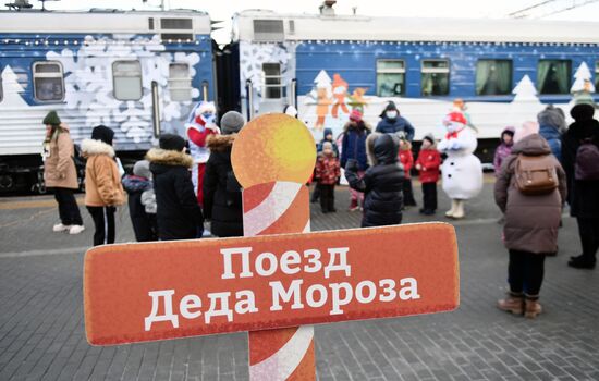 Сказочный поезд Деда Мороза в Екатеринбурге