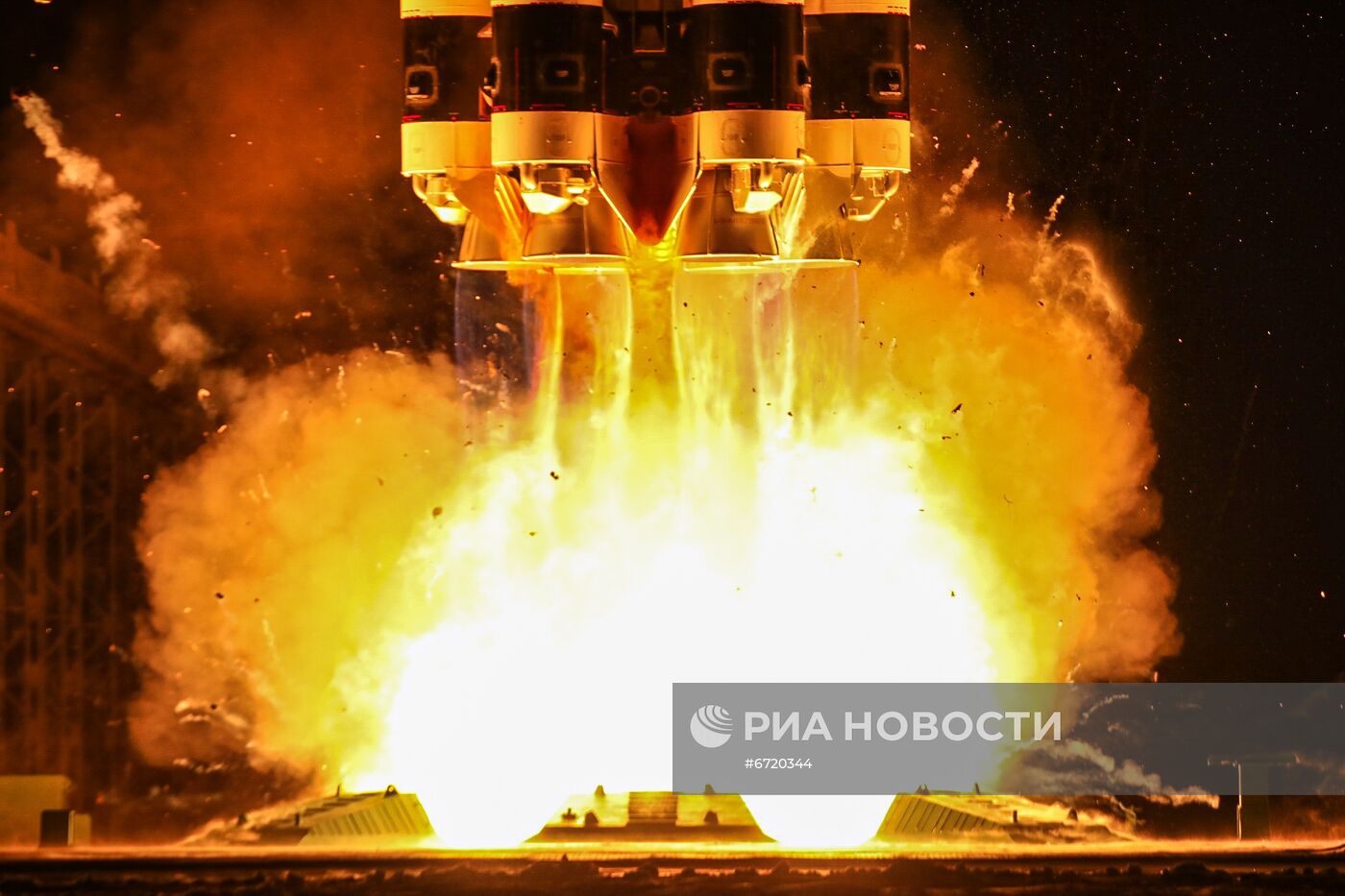 Пуск РН "Протон-М" с разгонным блоком "Бриз-М" и космическими аппаратами "Экспресс-АМУ3" и "Экспресс-АМУ7"