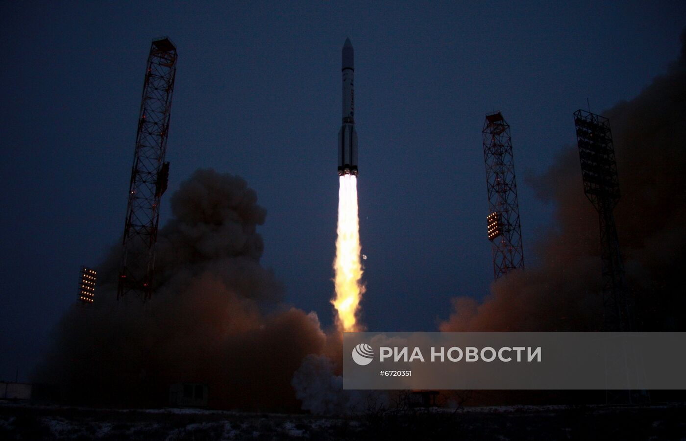 Пуск РН "Протон-М" с разгонным блоком "Бриз-М" и космическими аппаратами "Экспресс-АМУ3" и "Экспресс-АМУ7"