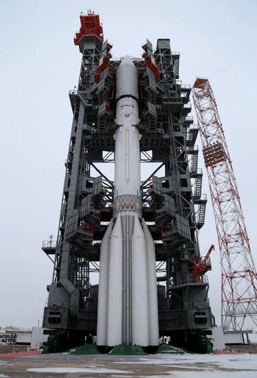 Пуск РН "Протон-М" с разгонным блоком "Бриз-М" и космическими аппаратами "Экспресс-АМУ3" и "Экспресс-АМУ7"