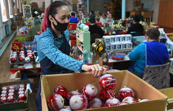 Фабрика елочных игрушек "Бирюсинка" в Красноярске