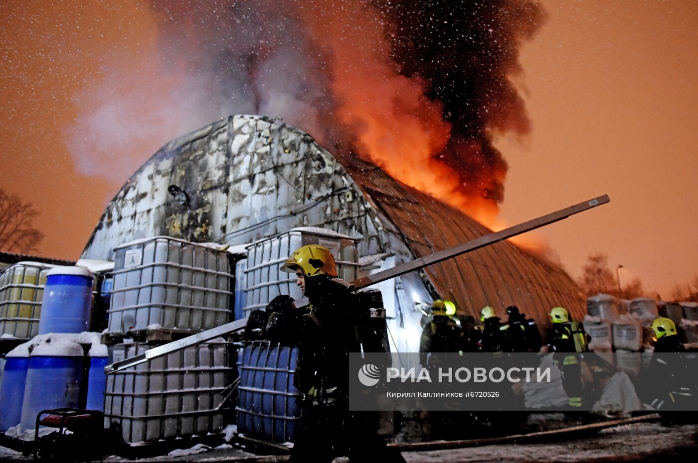 Пожар на территории Парка Горького в Москве