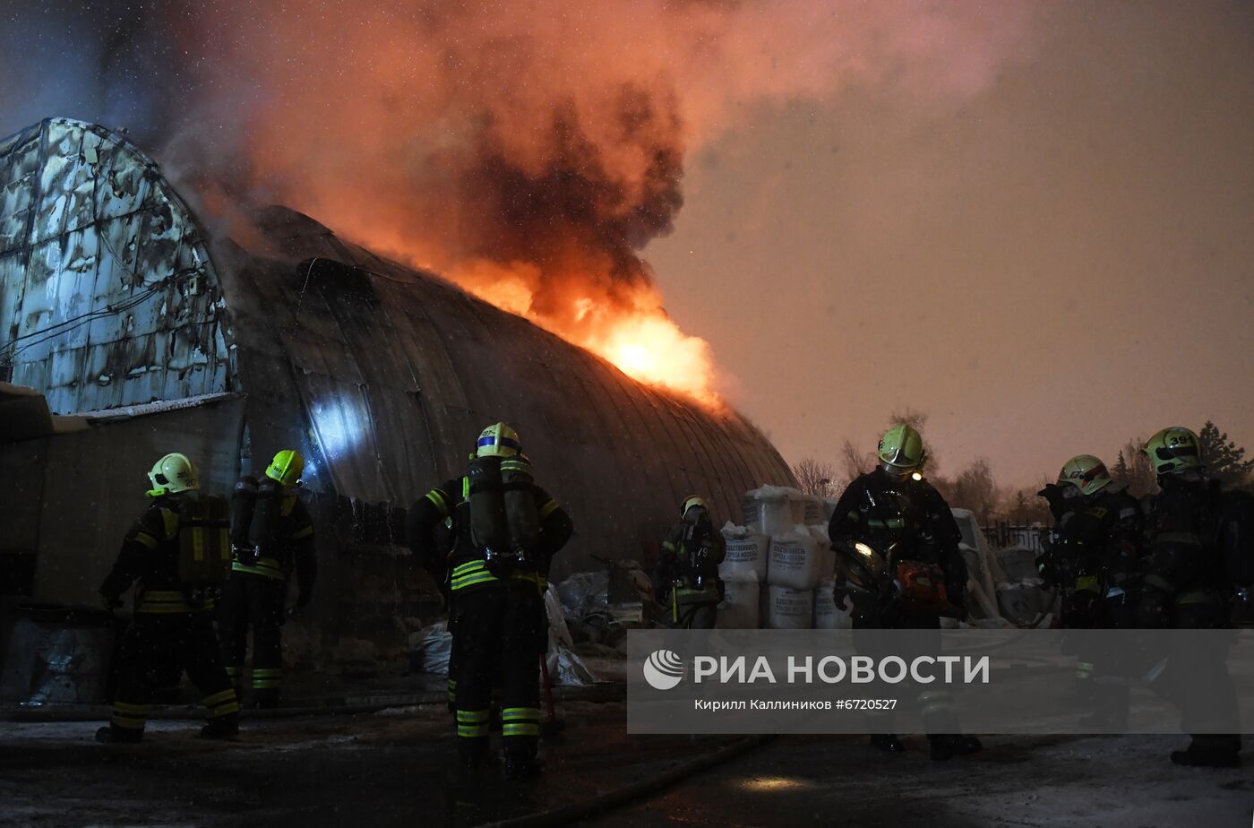 Пожар на территории Парка Горького в Москве