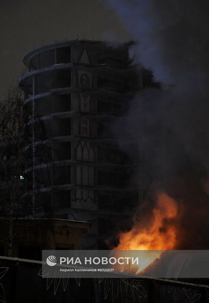 Пожар на территории Парка Горького в Москве