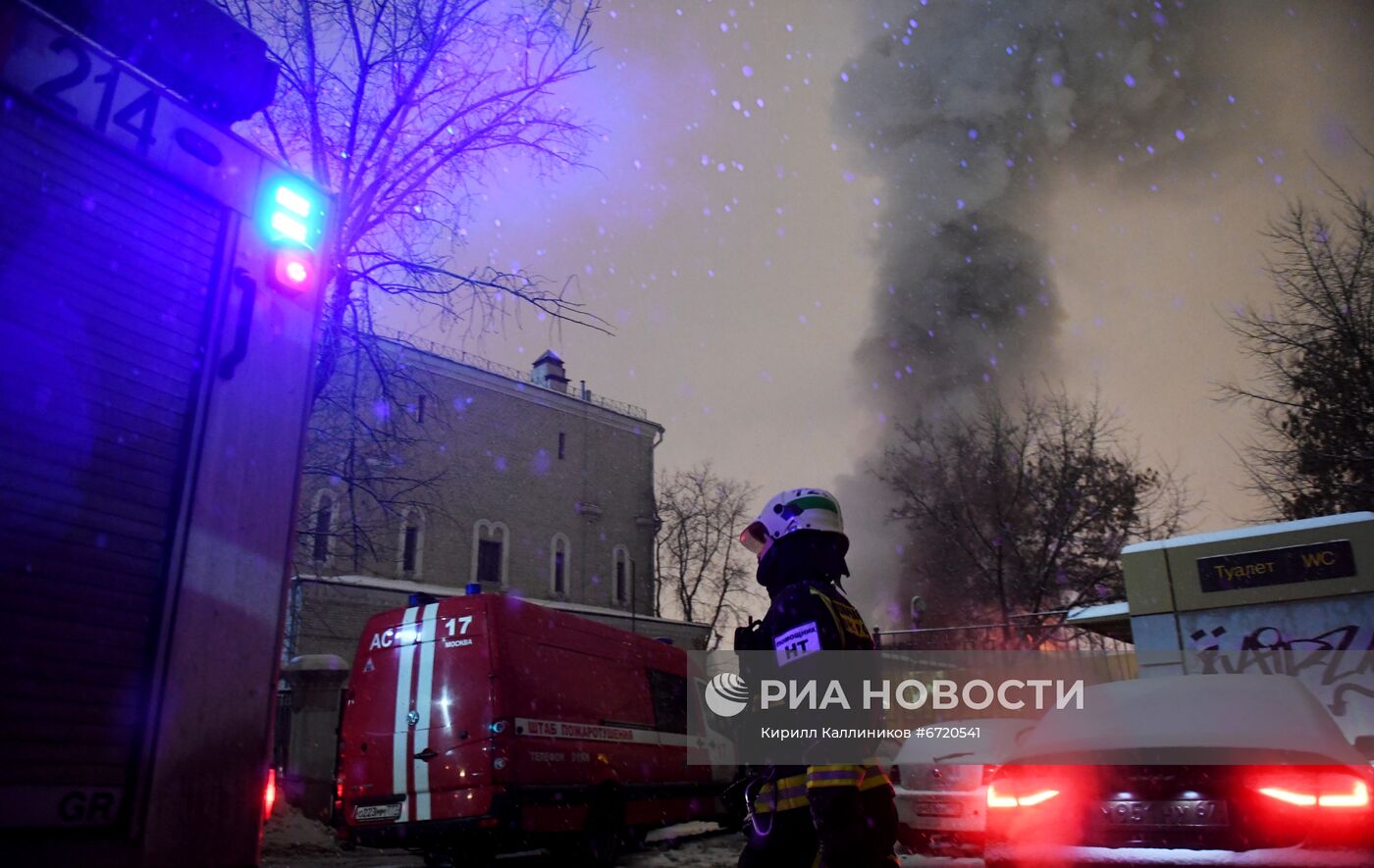 Пожар на территории Парка Горького в Москве