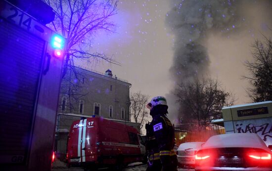 Пожар на территории Парка Горького в Москве