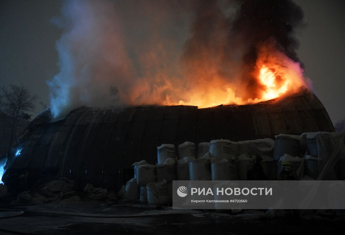 Пожар на территории Парка Горького в Москве