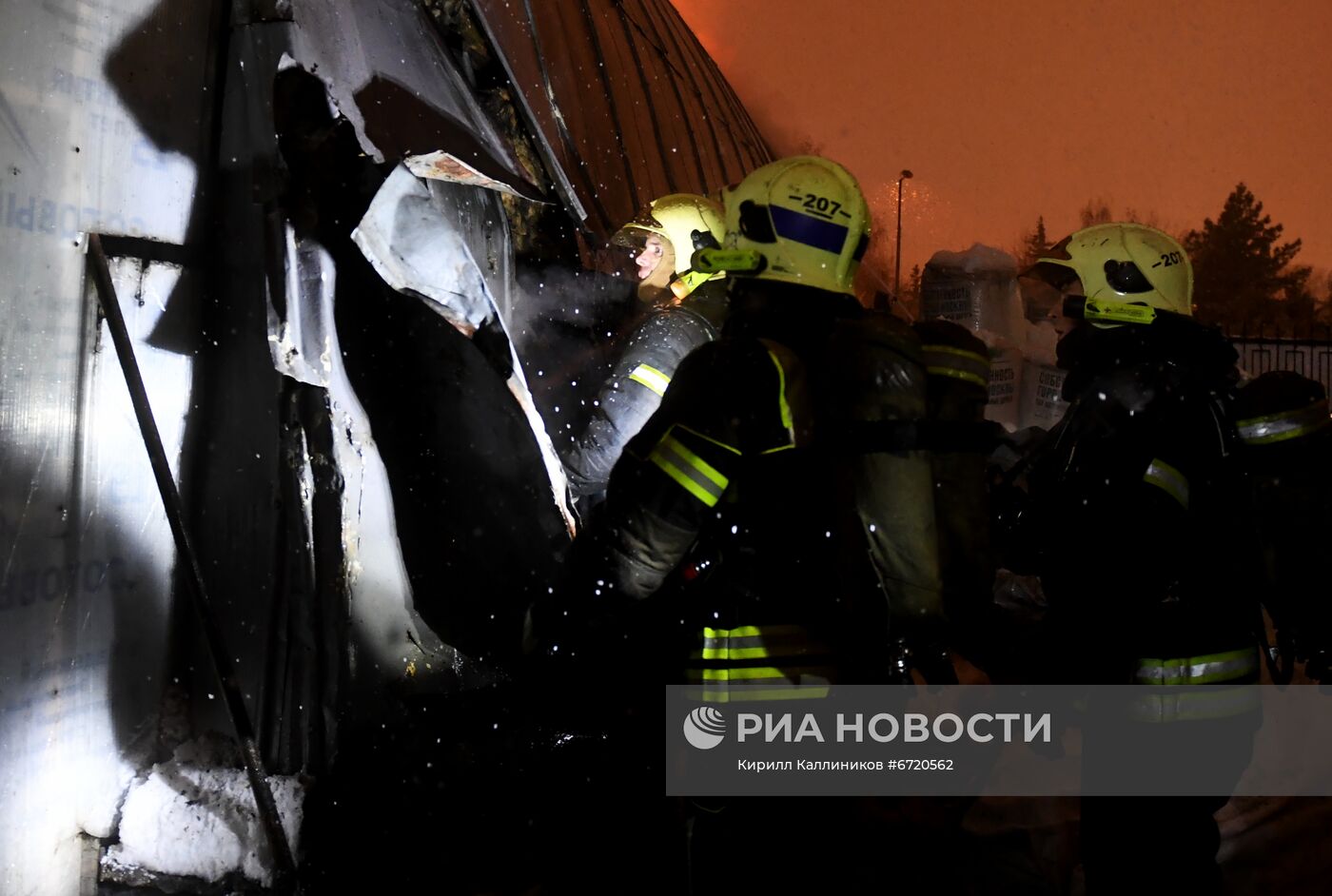 Пожар на территории Парка Горького в Москве