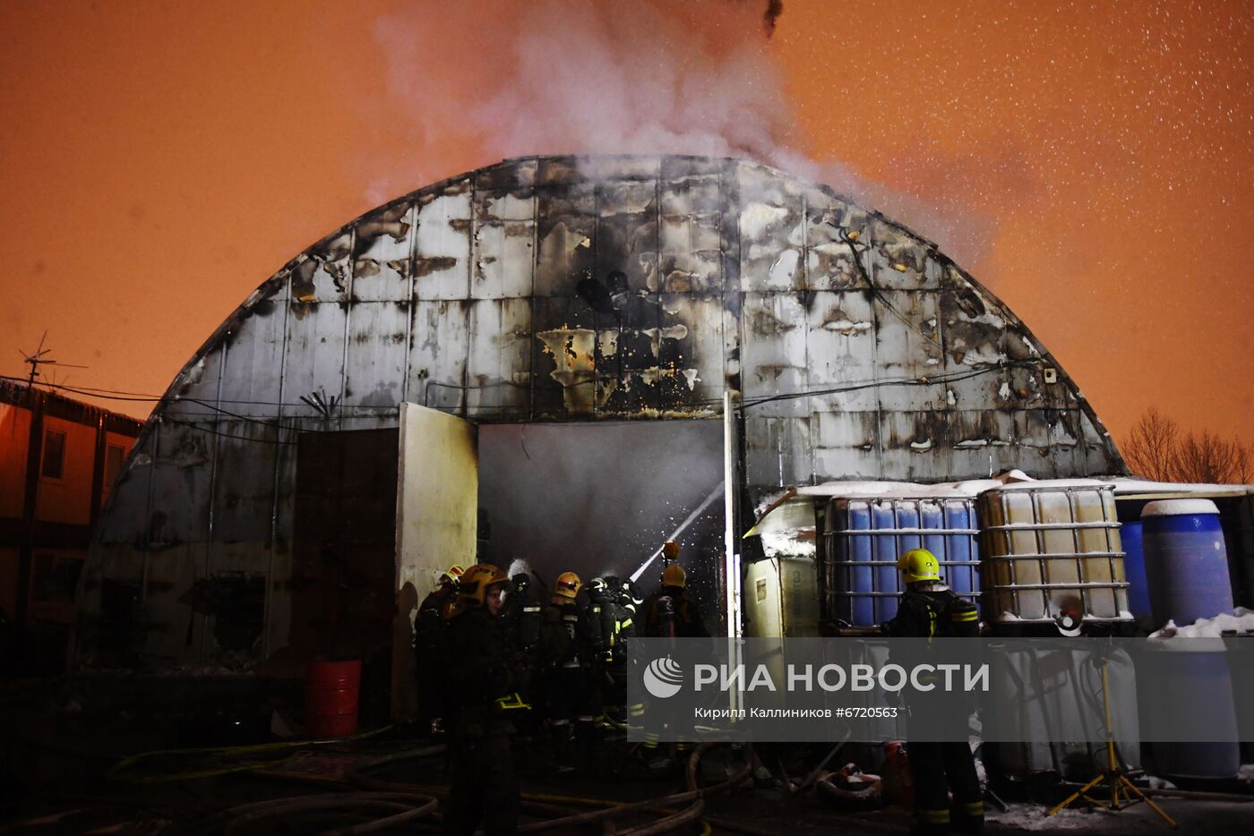 Пожар на территории Парка Горького в Москве