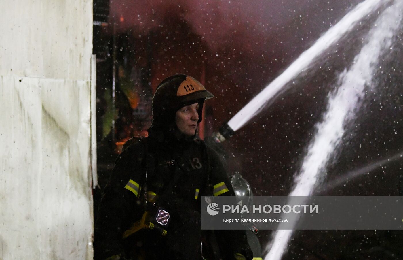 Пожар на территории Парка Горького в Москве