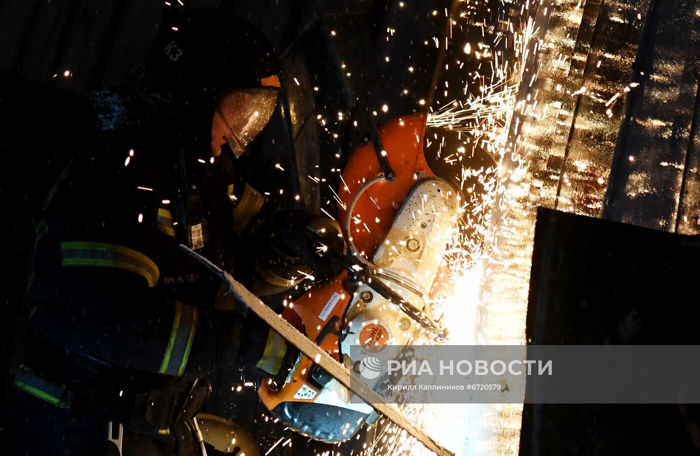 Пожар на территории Парка Горького в Москве