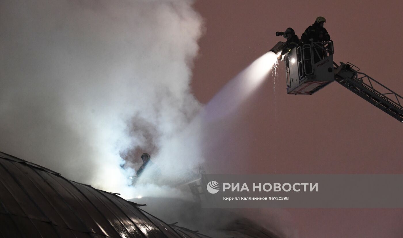 Пожар на территории Парка Горького в Москве