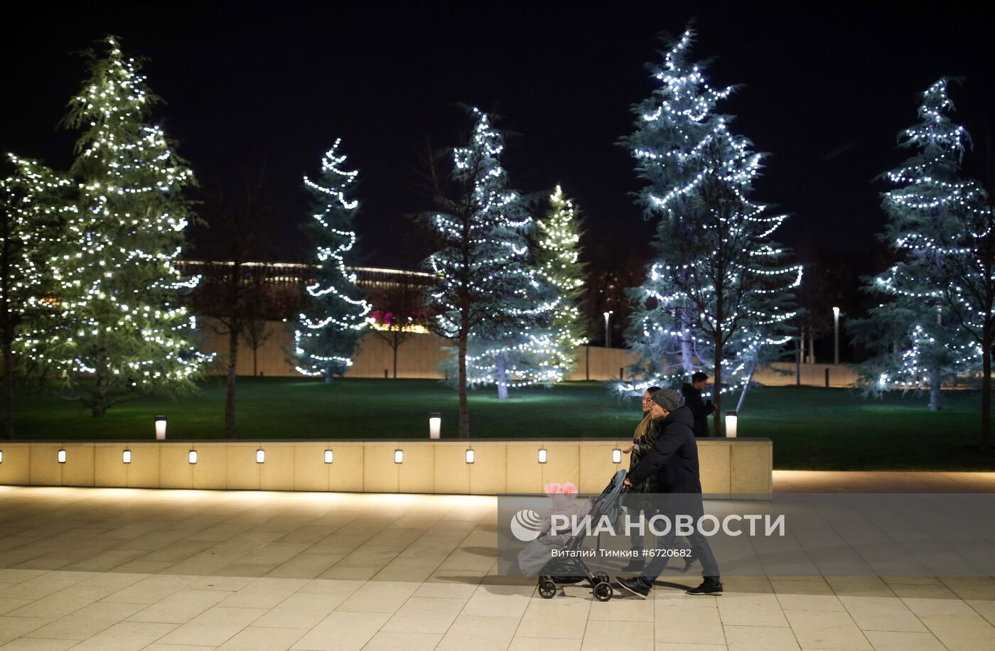 Украшение российских городов к Новому году