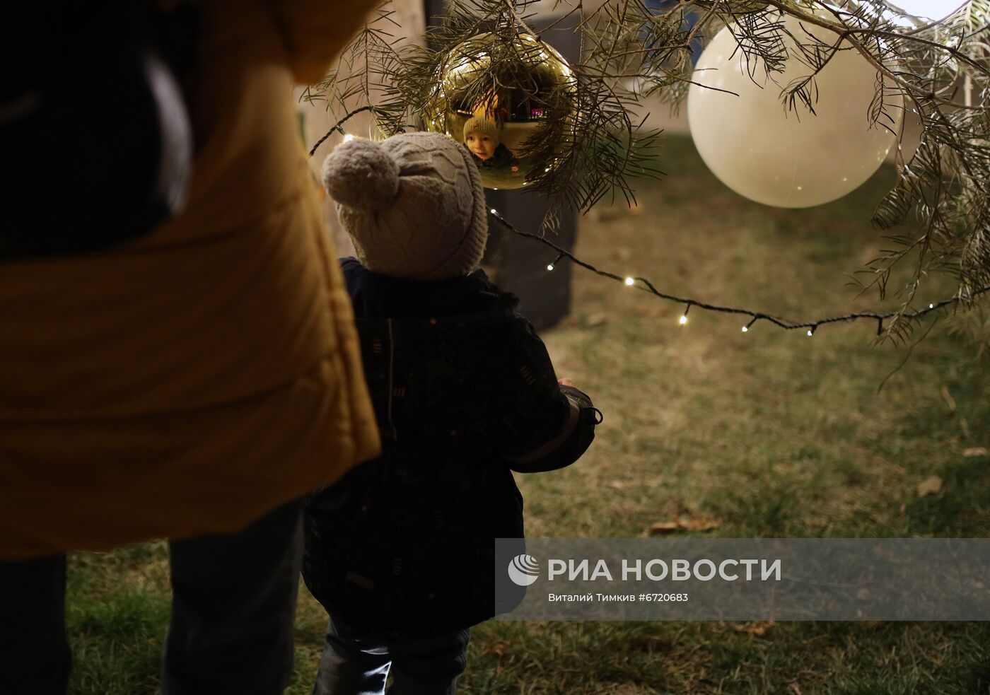 Украшение российских городов к Новому году