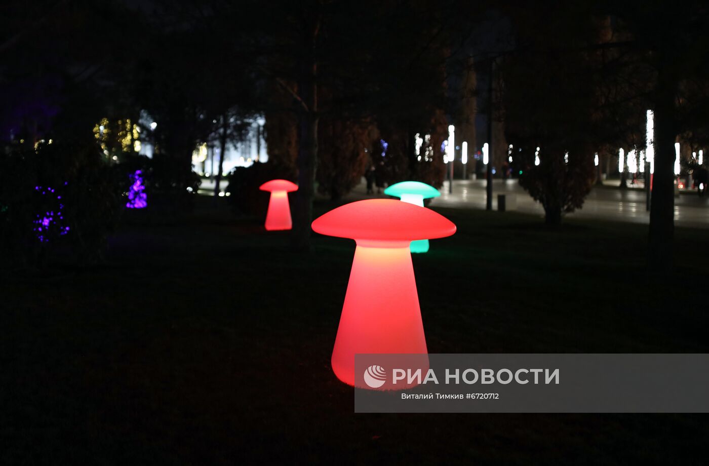 Украшение российских городов к Новому году