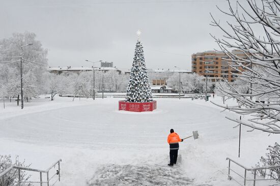 Снег в Москве