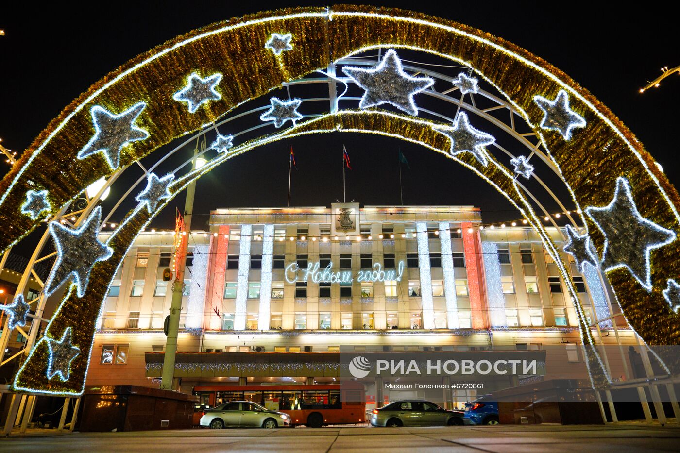 Украшения российских городов к Новому году