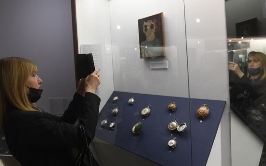 Выставка "Драгоценные часы и табакерки"