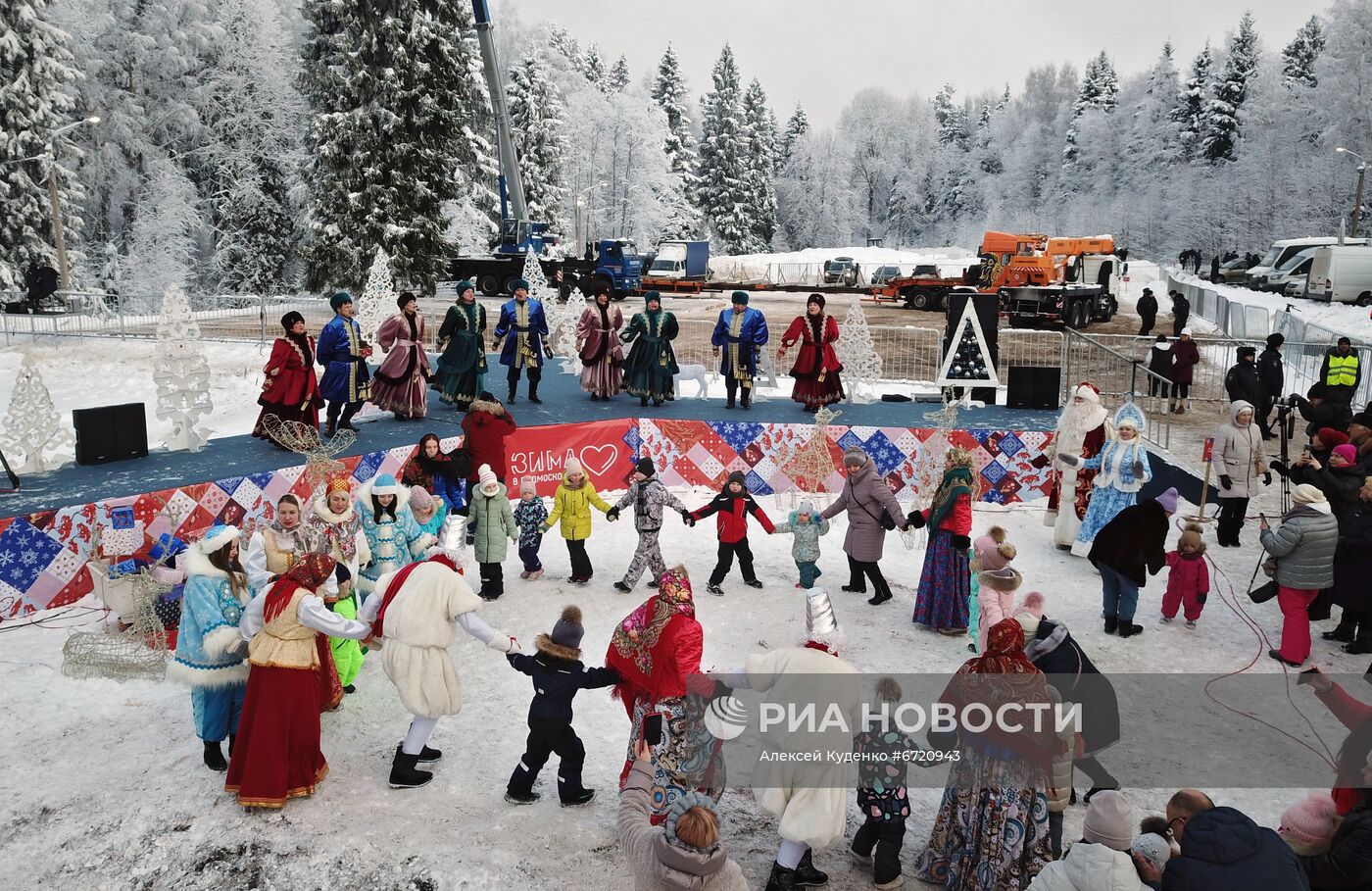 Рубка главной новогодней елки страны в Подмосковье