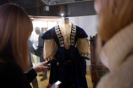 Выставка "Драгоценные часы и табакерки"