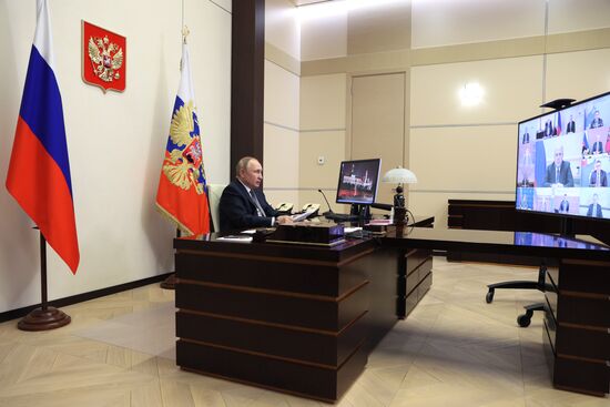Президент РФ В. Путин провел заседание Совета по стратегическому развитию и национальным проектам