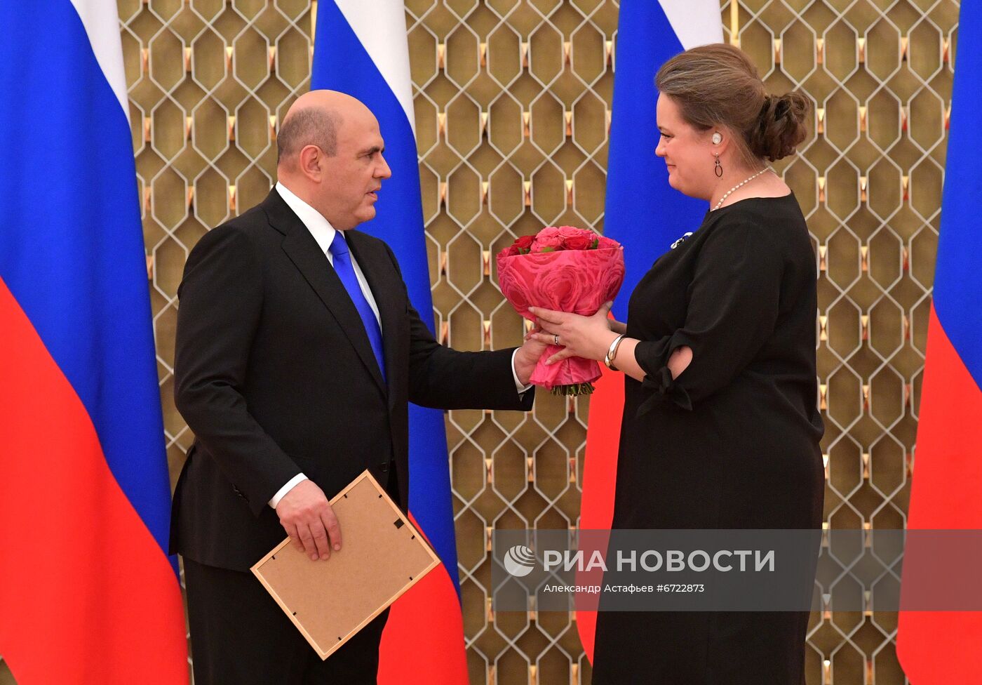 Премьер-министр РФ М. Мишустин наградил лауреатов премий правительства за 2021 год в области науки и техники