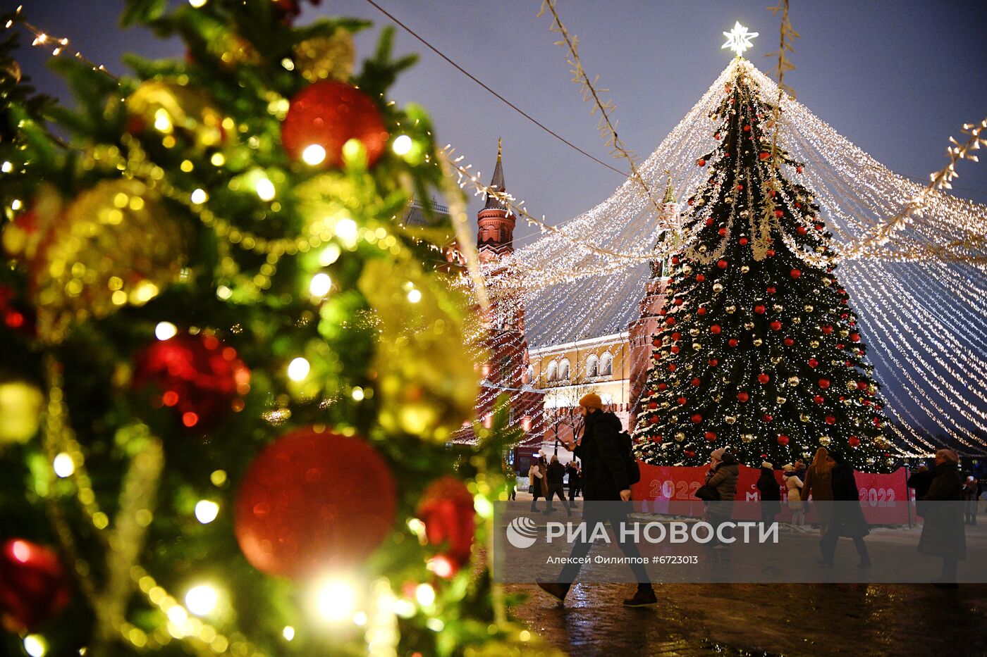 Праздничное украшение Москвы к Новому году 