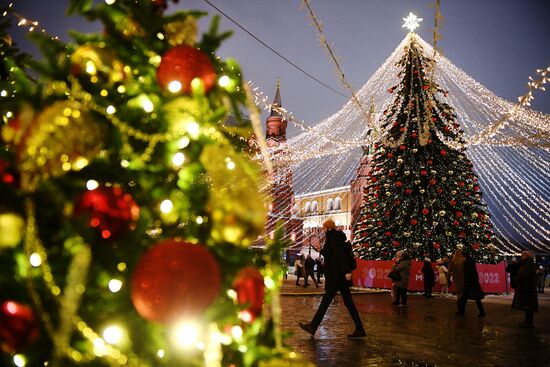 Праздничное украшение Москвы к Новому году 