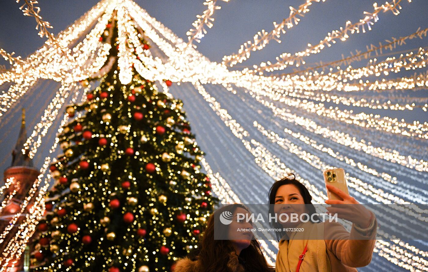 Праздничное украшение Москвы к Новому году 