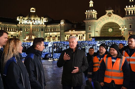 Запуск новогоднего транспорта в Москве 